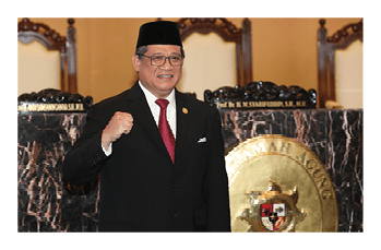 JIBI/Bisnis/Eusebio Chrysnamurti DONI PRIMANTO JOEWONO Anggota Dewan Komisioner Otoritas Jasa Keuangan (OJK) Ex Officio Bank Indonesia Doni Primanto Joewono berpose usai pelantikan Anggota Dewan Komisioner OJK periode 2022-2027 di Mahkamah Agung, Jakarta, Rabu (20/7/2022). Ketua Mahkamah Agung M. Syarifuddin resmi melantik sembilan anggota Dewan Komisioner OJK periode 2022-2027.